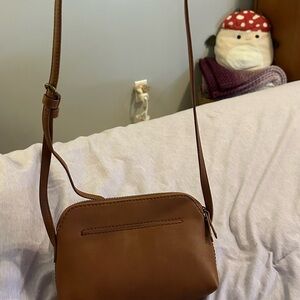 Universal Threads Brown Leather Crossbody Bag With Adjustable Strap